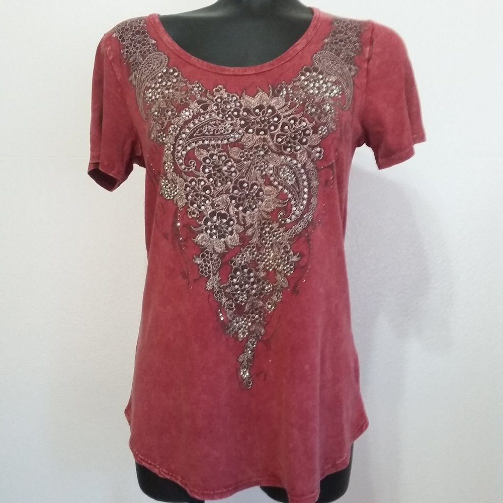 Vocal burgundy tee shirt with rhinestones